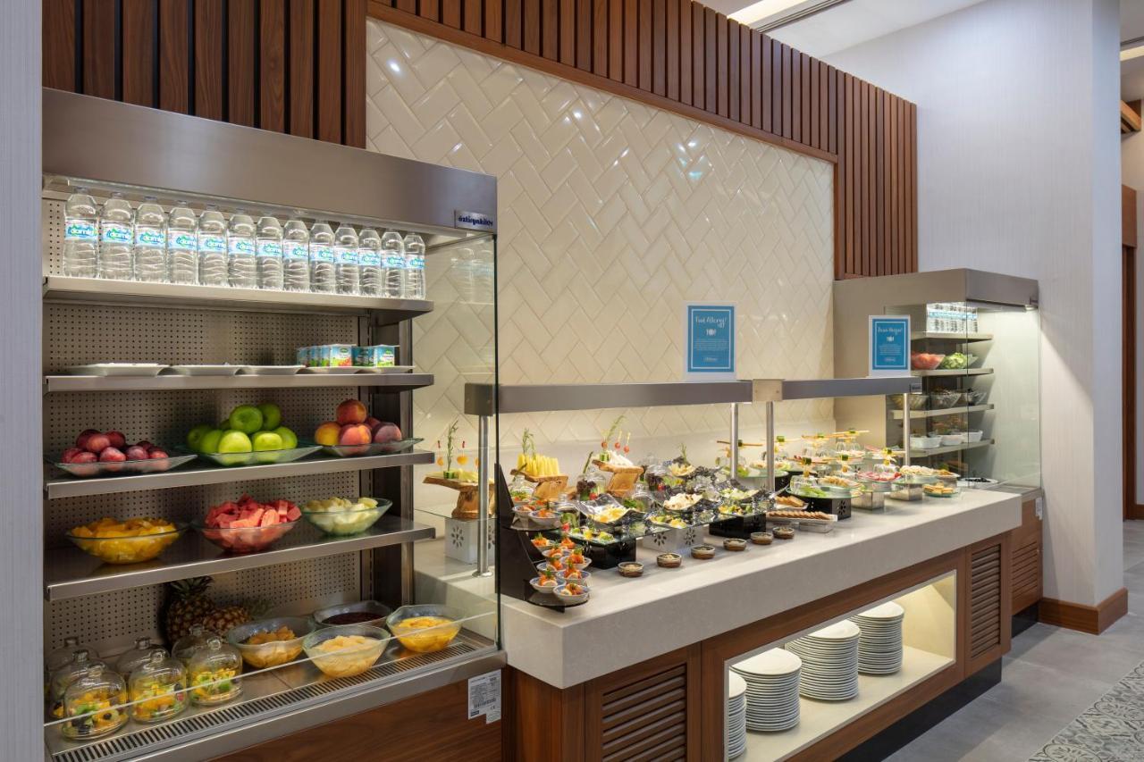 Doubletree By Hilton Istanbul Atasehir Hotel & Conference Centre Exterior photo