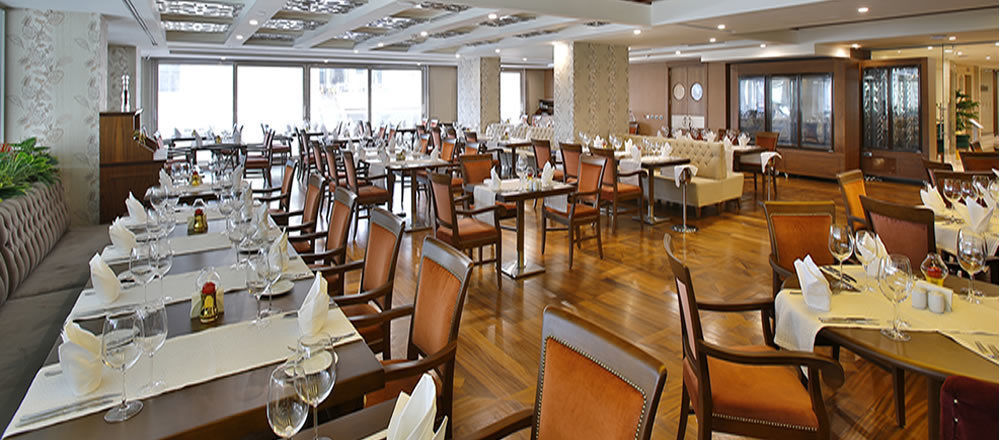 Doubletree By Hilton Istanbul Atasehir Hotel & Conference Centre Exterior photo