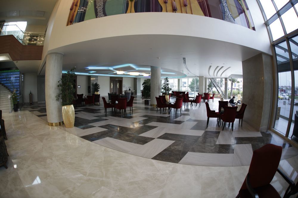 Doubletree By Hilton Istanbul Atasehir Hotel & Conference Centre Exterior photo